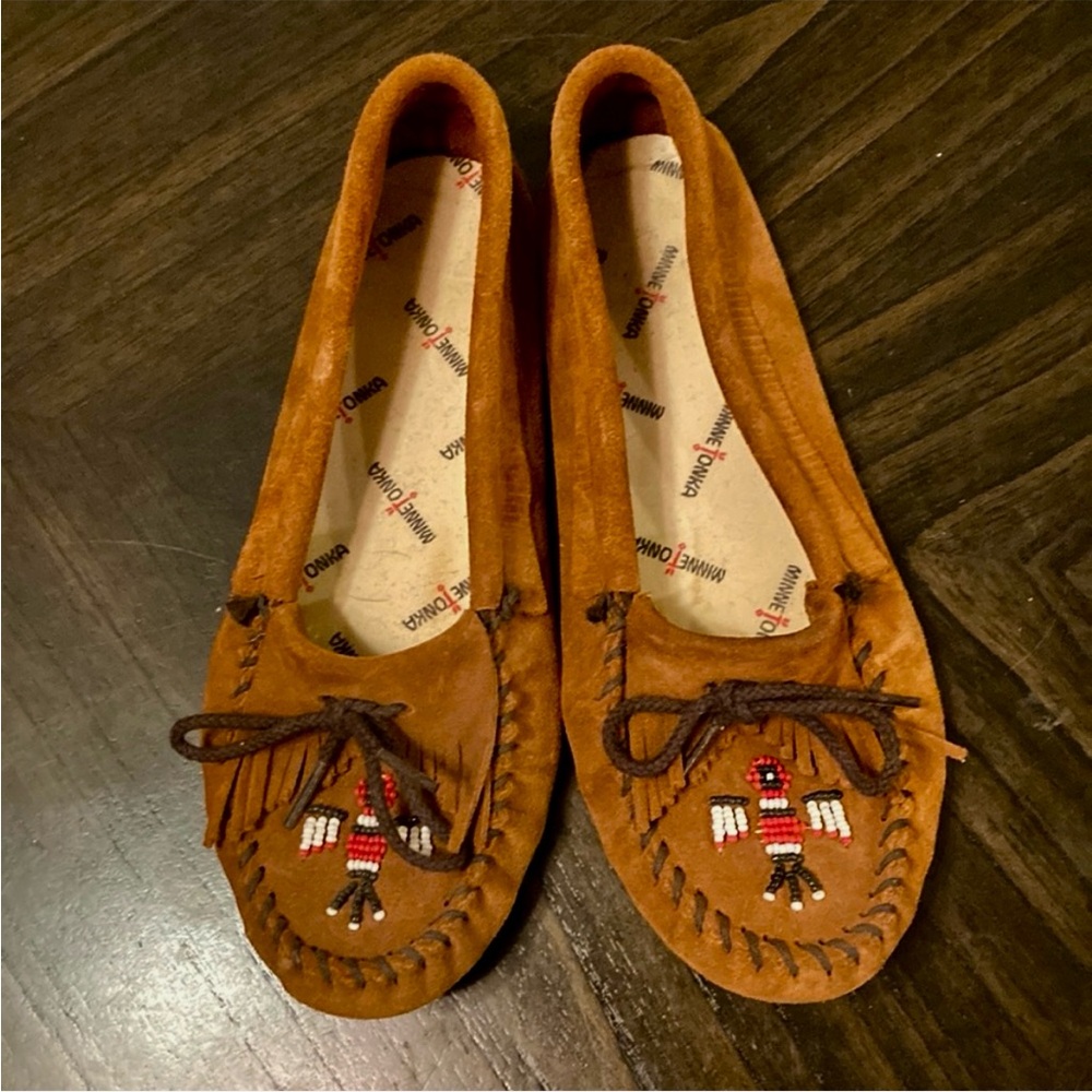Minnetonka Tan Suede Soft Bottom Moccasins